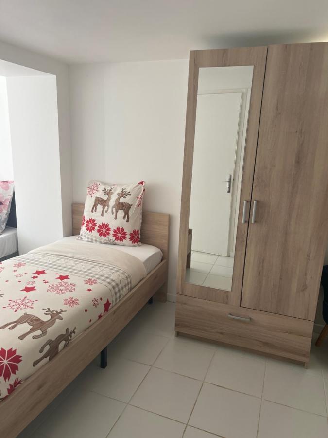 Chaudari Guest House Палезо Экстерьер фото